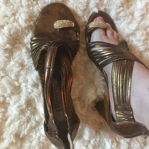 J.Renee Sz 9 Bronze Embellished Toe Sandal